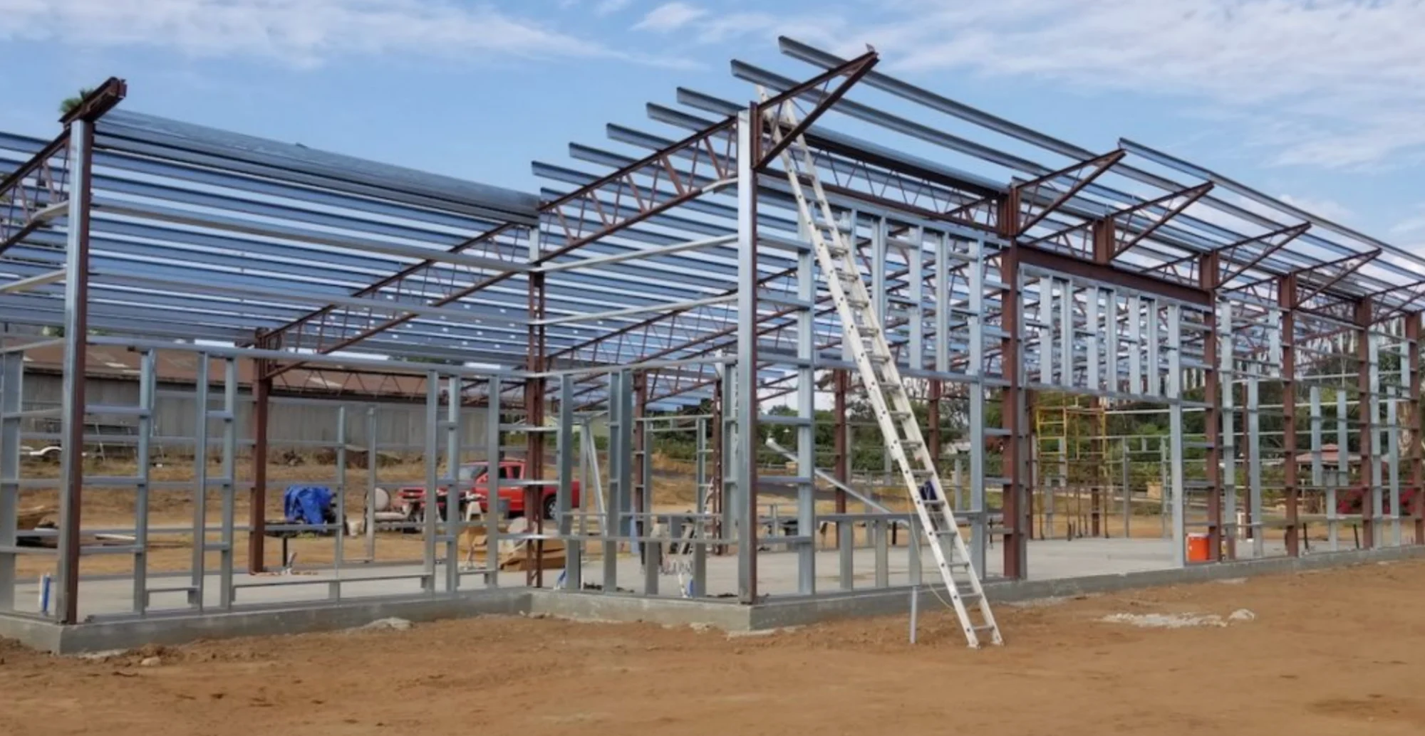 Steel barndo construction in Kansas